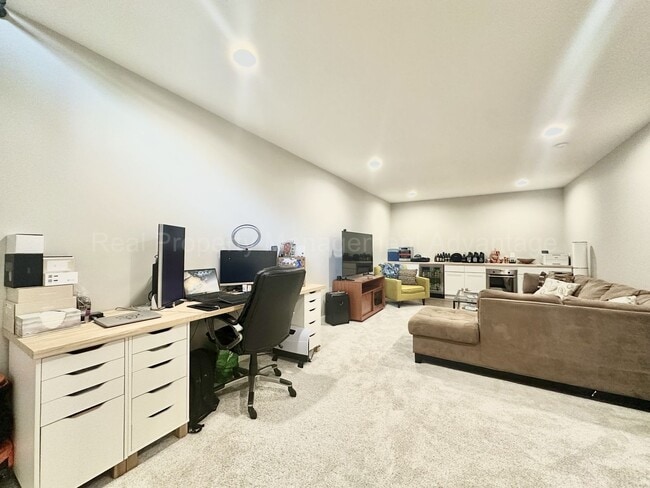Building Photo - Rare Clawson Ranch – Fully Updated, Open C...