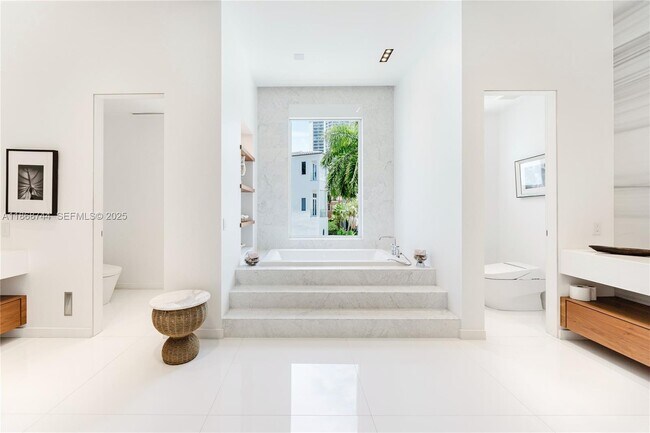 Building Photo - 3916 Island Estates Dr