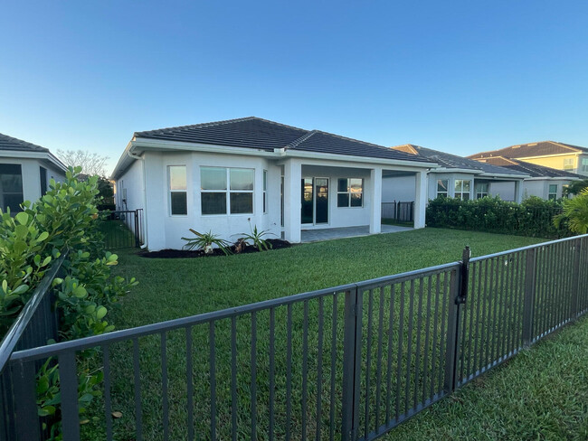 Building Photo - 15995 Whippoorwill Cir