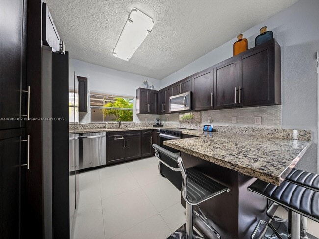 Building Photo - 9908 SW 117th Pl