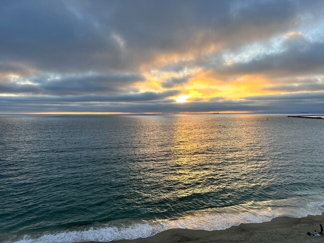 Building Photo - 575 Esplanade