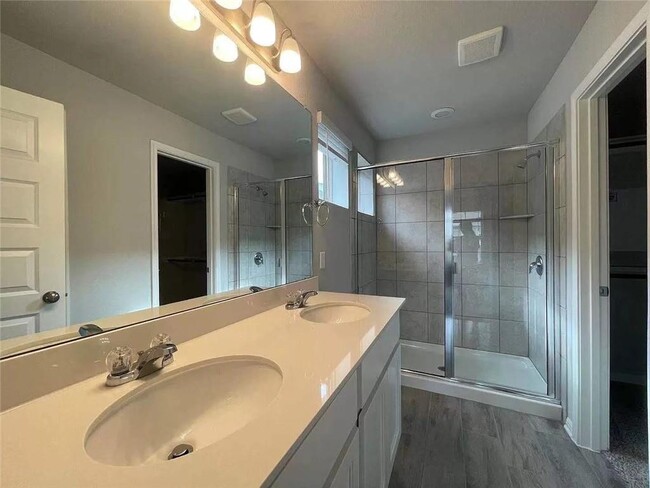 Building Photo - 2205 Arendale Dr