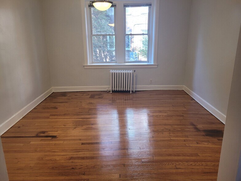 Building Photo - 1611 Hampton Blvd