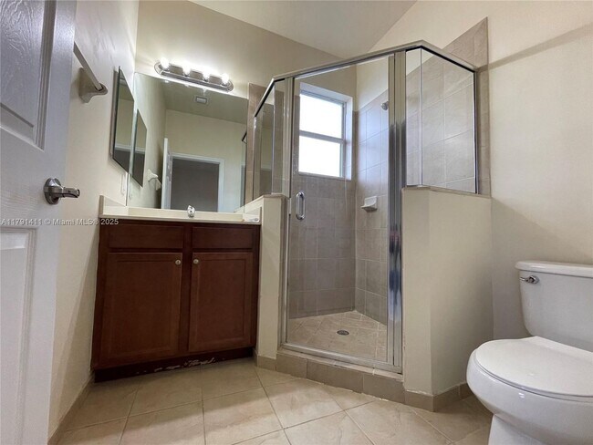 Building Photo - 9204 SW 170th Ct
