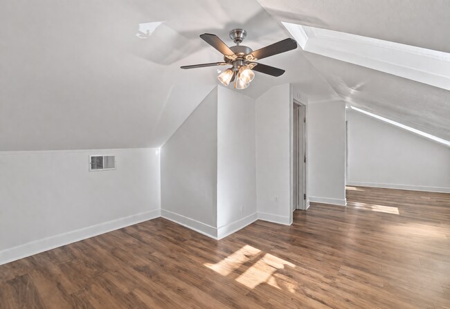 Building Photo - 1202 E 29th St