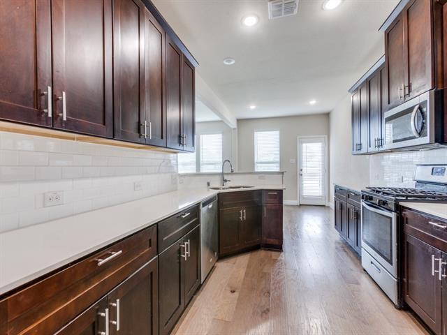 Building Photo - 4857 Pasadena Dr