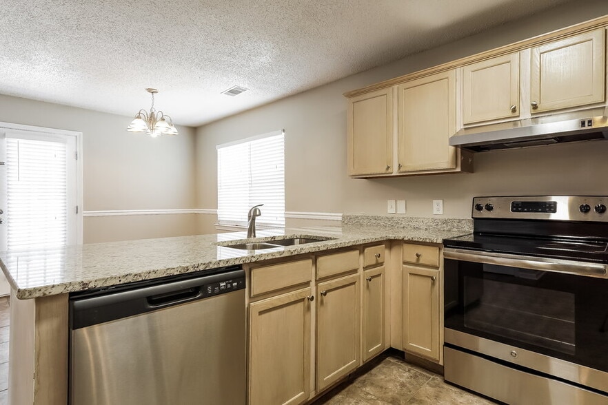 Building Photo - 175 Cedar Bend Dr