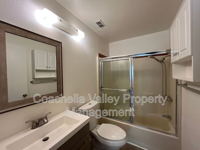 Building Photo - 40641 Schafer Pl