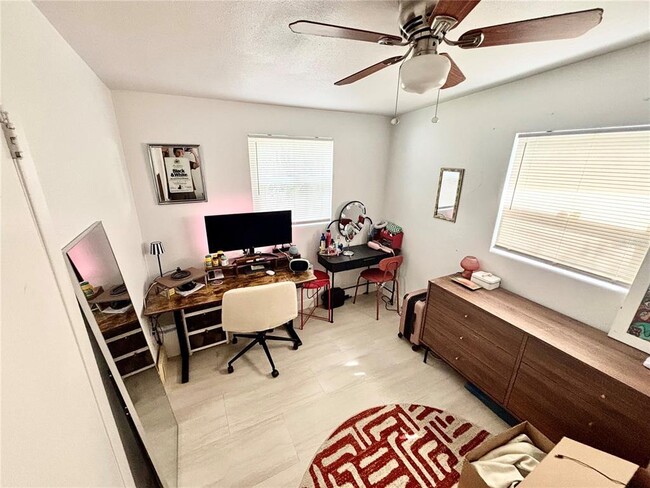 Building Photo - 1135 7th St N