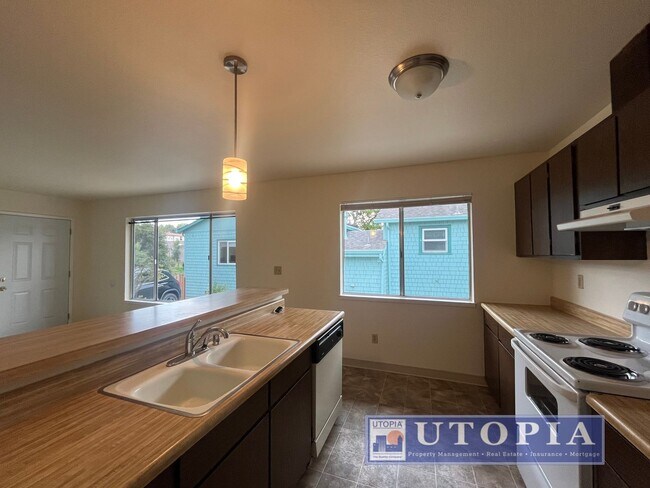 Building Photo - 136 Market St