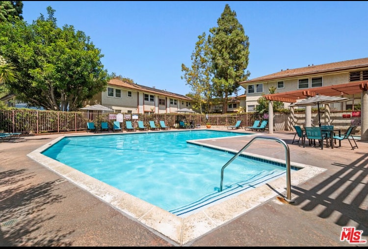 Building Photo - 5882 Bowcroft St