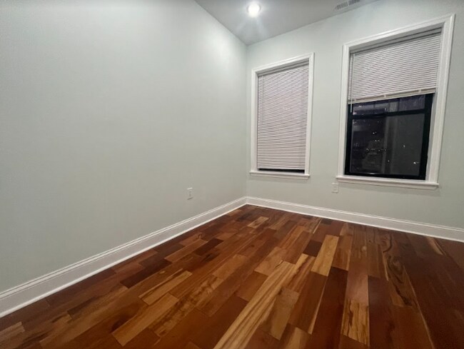 Building Photo - 3639 Lancaster Ave