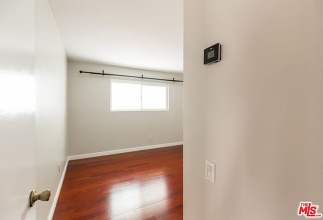 Building Photo - 2418 Graham Ave