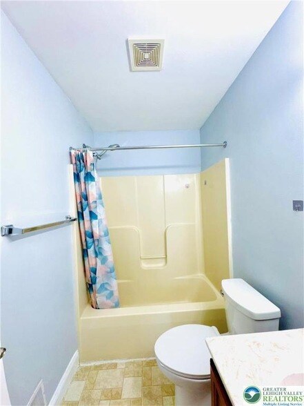 Building Photo - 6945 Hunt Dr