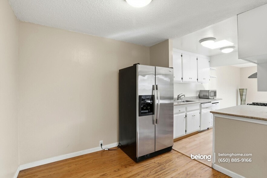 Building Photo - 1855 Forest Ct