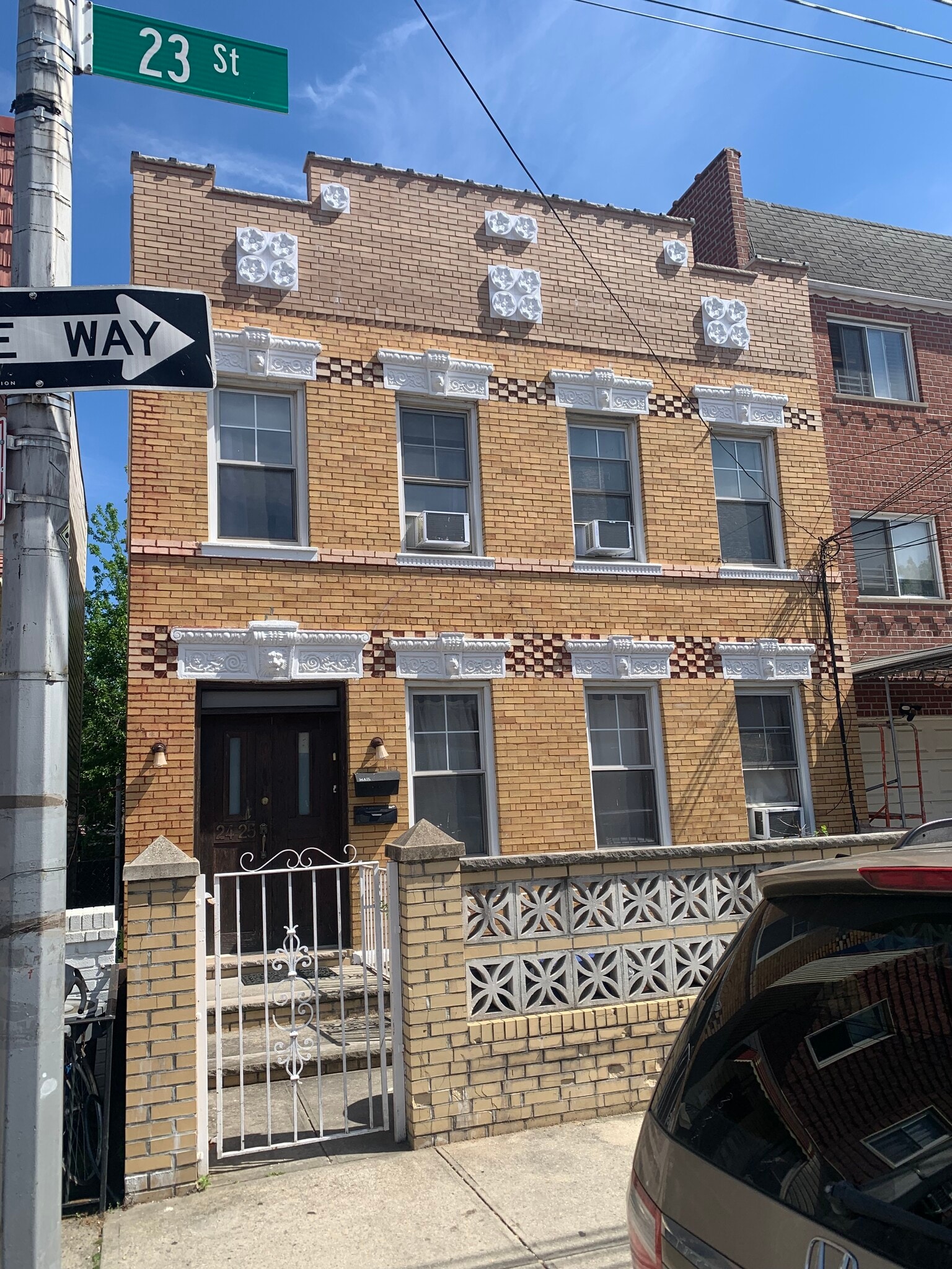 Building Photo - 2425 23rd St