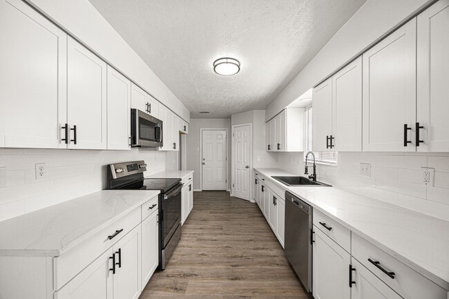 Building Photo - 2907 Boulder Creek Dr