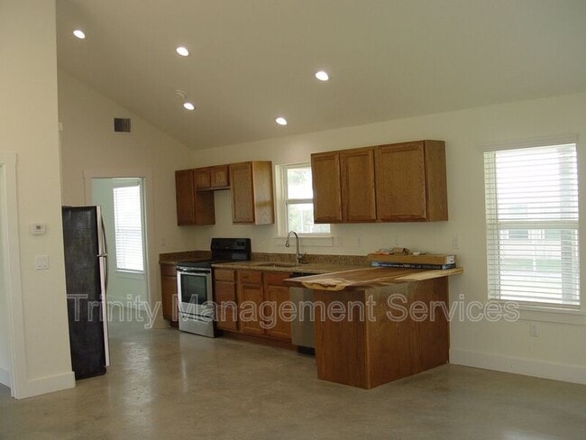 Building Photo - 1260 Harmony Cir