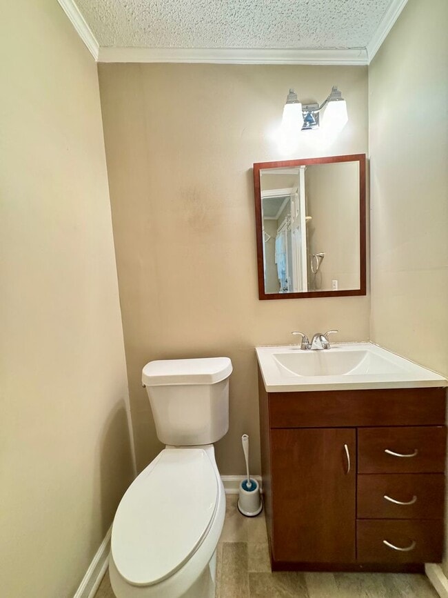 Building Photo - FULLY FURNISHED, ALL INCLUSIVE, LAKE ACCESS BEAUTY FOR RENT