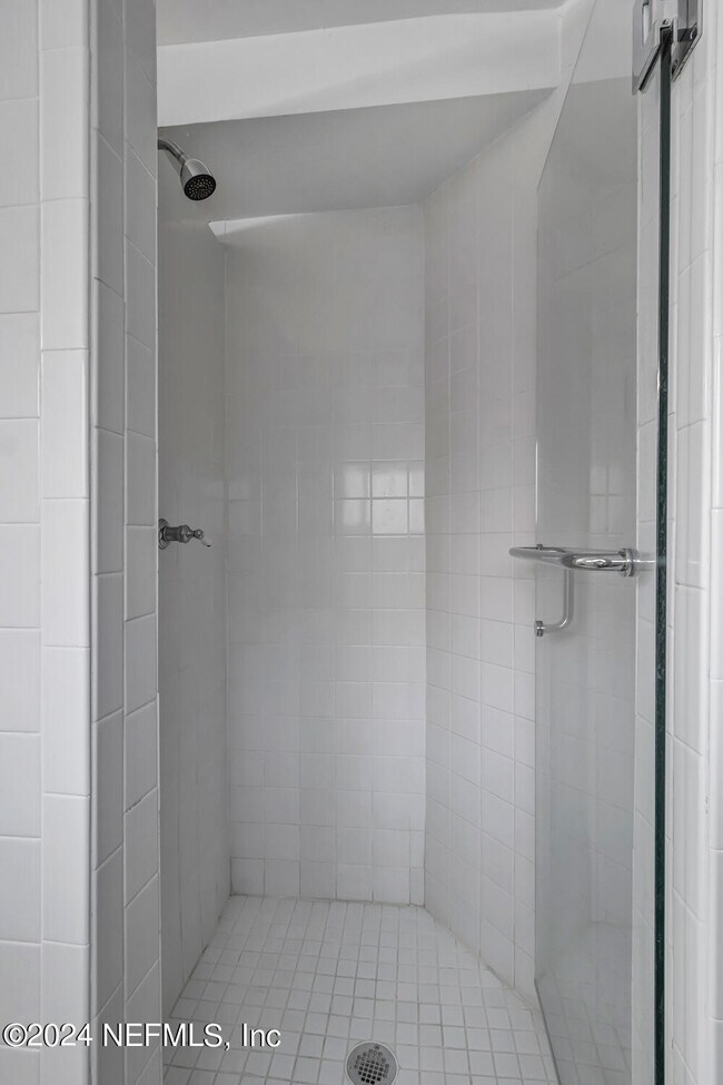 Building Photo - 68 Saragossa St