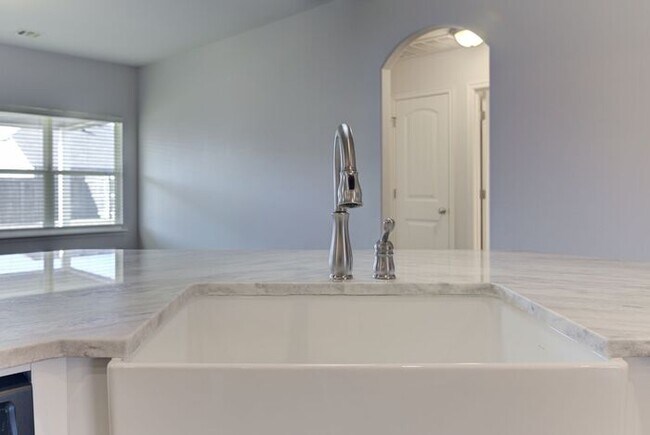 Building Photo - Pool + Park Community! 3/2/2 Plus Office!