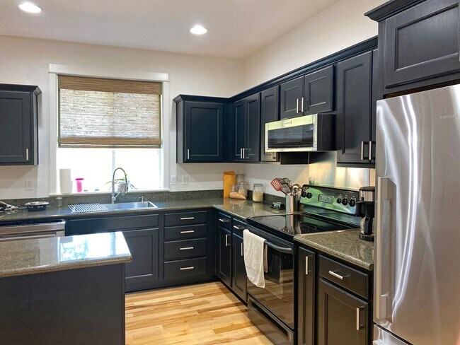 Building Photo - Beautiful Single Level Home in North Albany!
