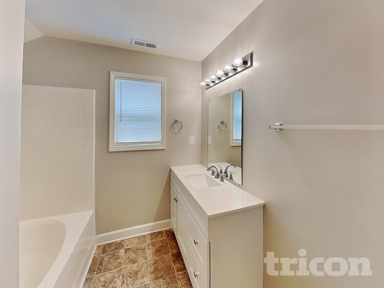 Building Photo - 12405 Walden Lea Dr