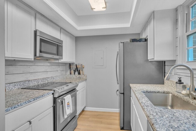 Building Photo - 4001 Anderson Rd