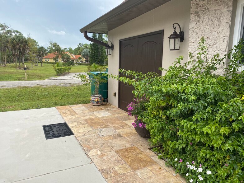 corner cull the sac - 493 Castle Dr