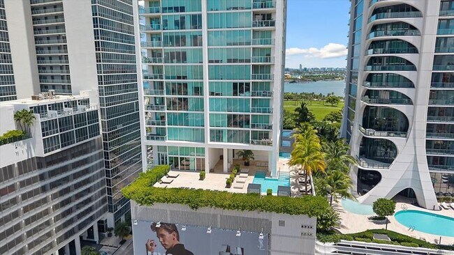 Building Photo - 1040 Biscayne Blvd