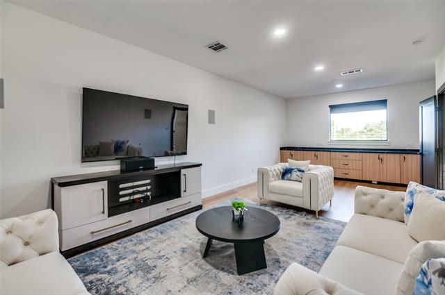 Building Photo - 10923 Marsh Ln