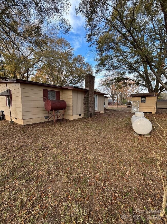 Building Photo - 242 John C Rd