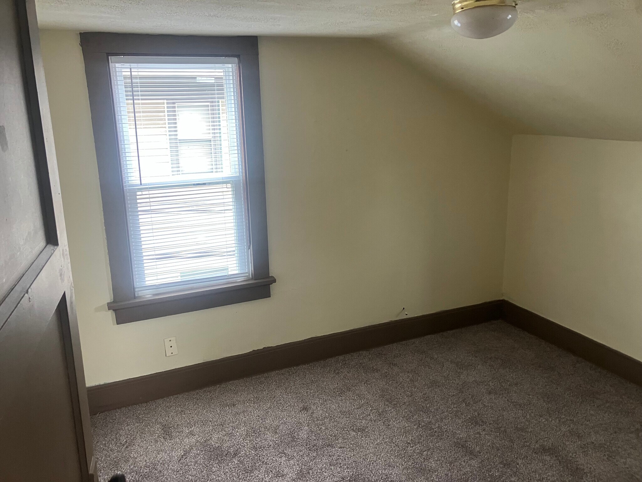 Building Photo - 1303 N Hawley Rd