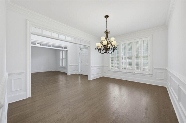 Building Photo - 735 Westwind Ln