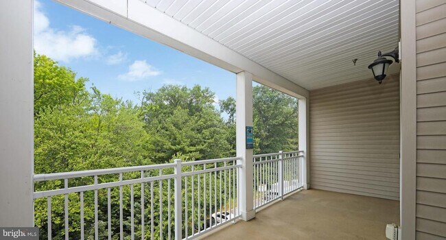 Building Photo - 244 Breeders Cup Dr