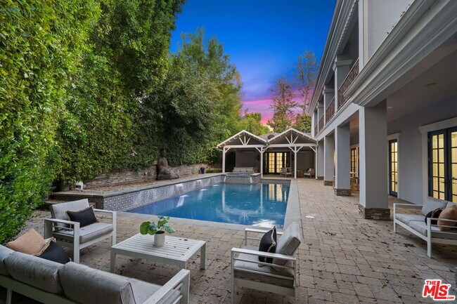 Building Photo - 4923 Amigo Ave