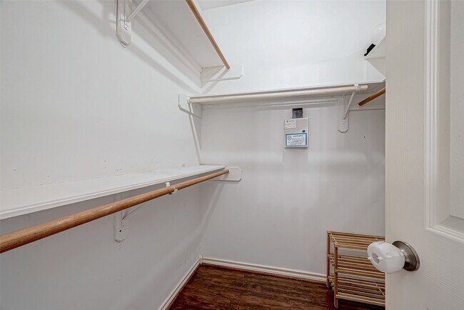 Building Photo - 8006 Devlin Dr