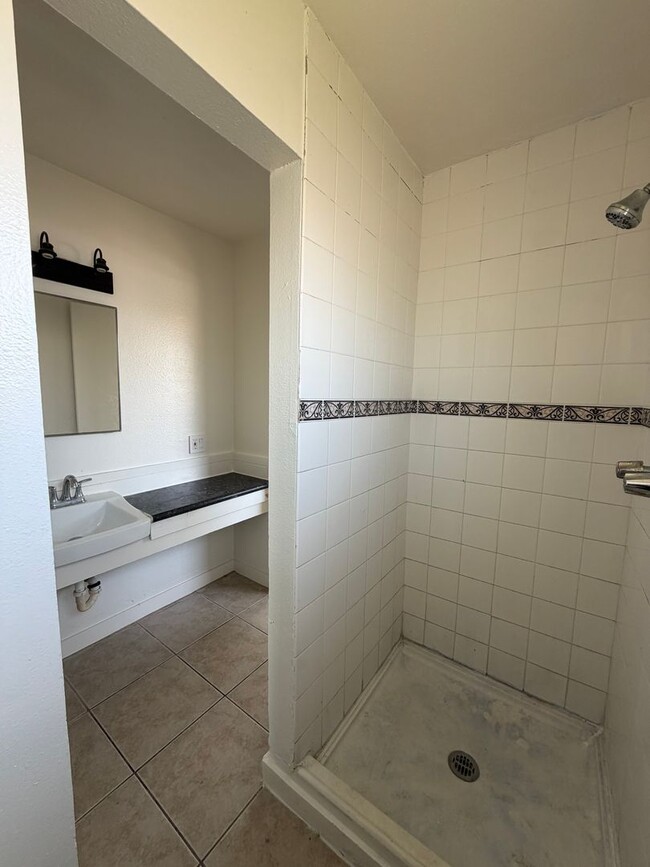 Building Photo - 7782 Mandrell Dr