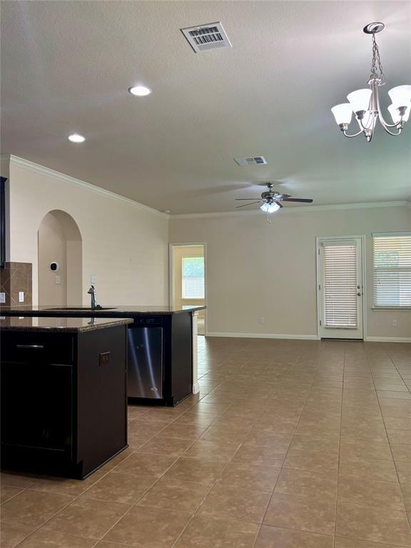 Building Photo - 909 Coulee Dr