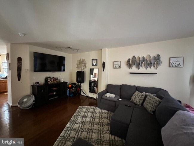 Building Photo - 105 Galway Ln