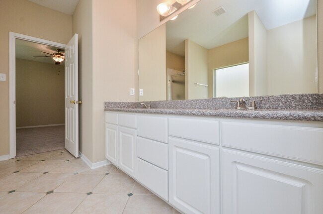 Building Photo - 18514 Alemarble Oak St