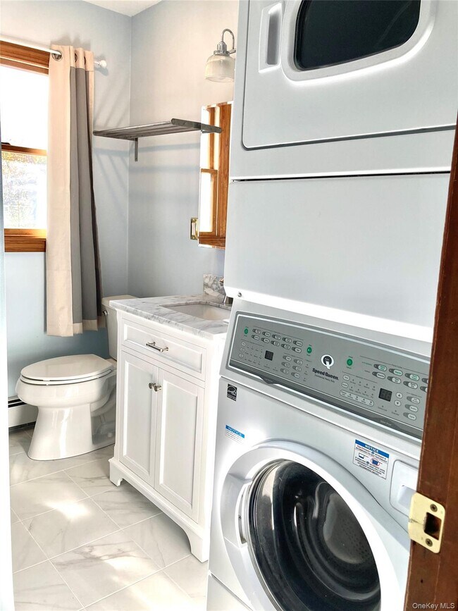 Building Photo - 12 Soundview Ave