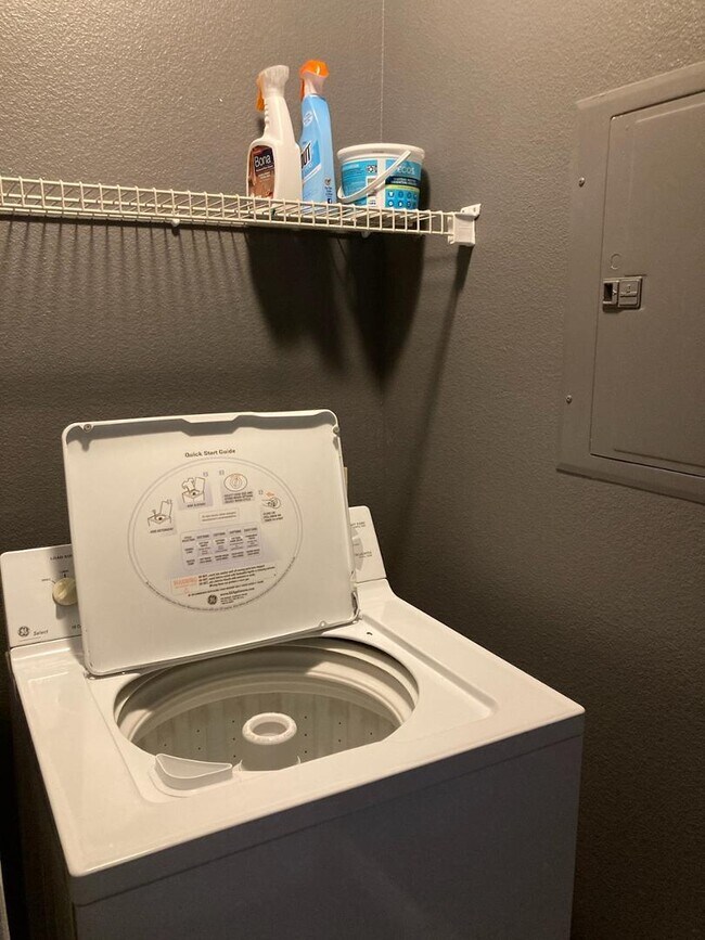 Building Photo - 15095 N Thompson Peak Pkwy