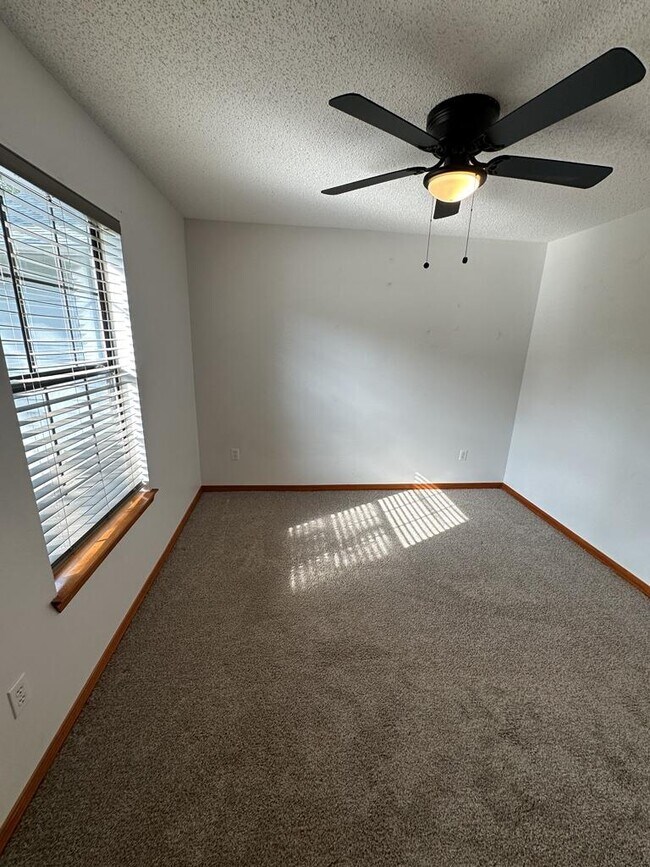 Building Photo - 2567 Weeping Willow Ln