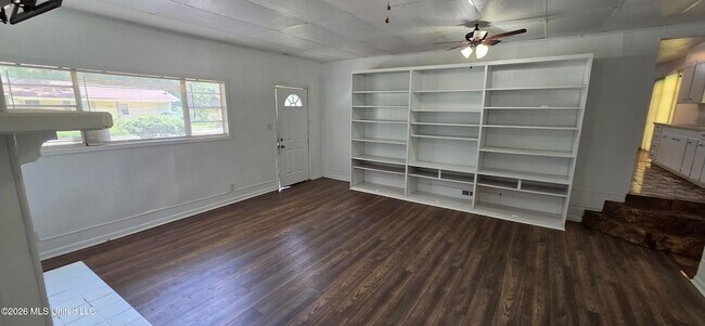 Building Photo - 3111 Revere St