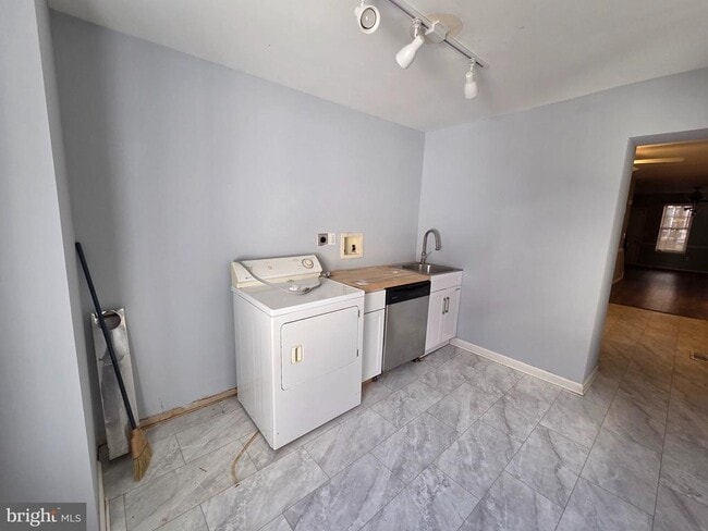 Building Photo - 1116 N Walnut St