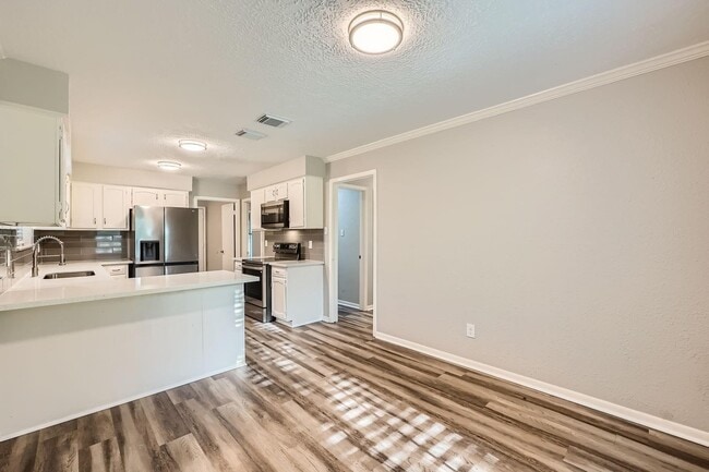 Building Photo - 401 Summer Pl Ct