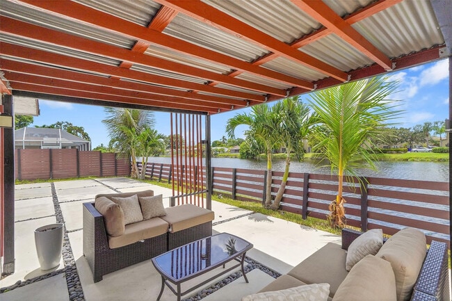 Building Photo - 7506 SW 7th Ct