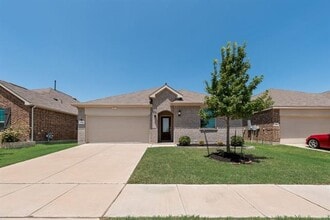 Building Photo - 7109 Crepe Myrtle Ave