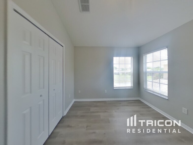 Building Photo - 3600 Cresthill Ln